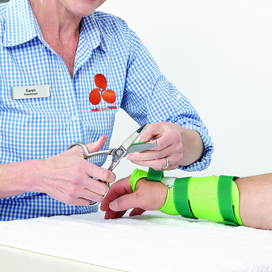 Melbourne Hand Rehab hand therapists makes a custom splint for a patient