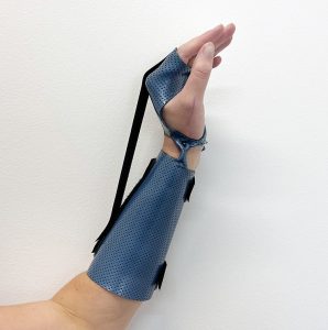 A static progressive wrist splint using thermoplastic as hinges, these splints are used for increasing range of movement for a stiff wrist in flexion or extension.